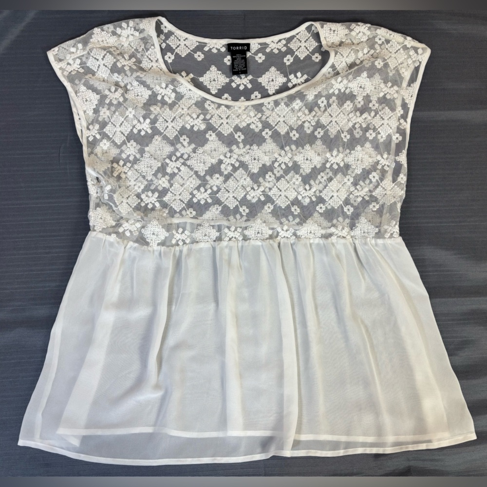 Torrid Ivory Lace Babydoll Blouse Size 1 | Chiffon Empire Waist Top